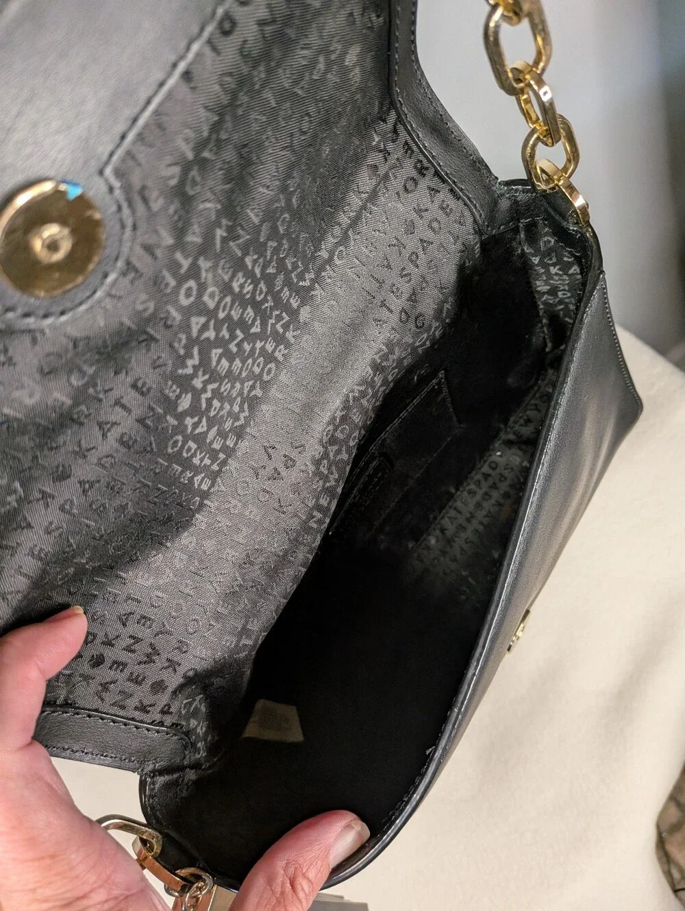 Kate Spade Black Leather Flap Crossbody Purse Gold Chain Link Tassel